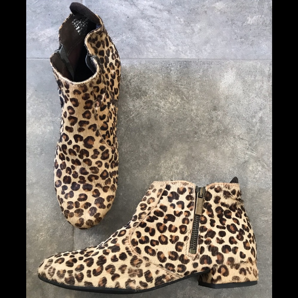 STEVE MADDEN Cheetah Print Booties! Size 38